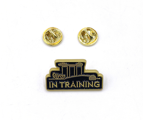 Купить Double Butterfly Clasp Black Enamel Badge with Unique Plastic Box The Perfect Addition to Your Lapel Pin Collection Производство в сети