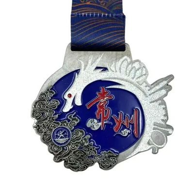 Медаль с гравировкой, покрытая блеском